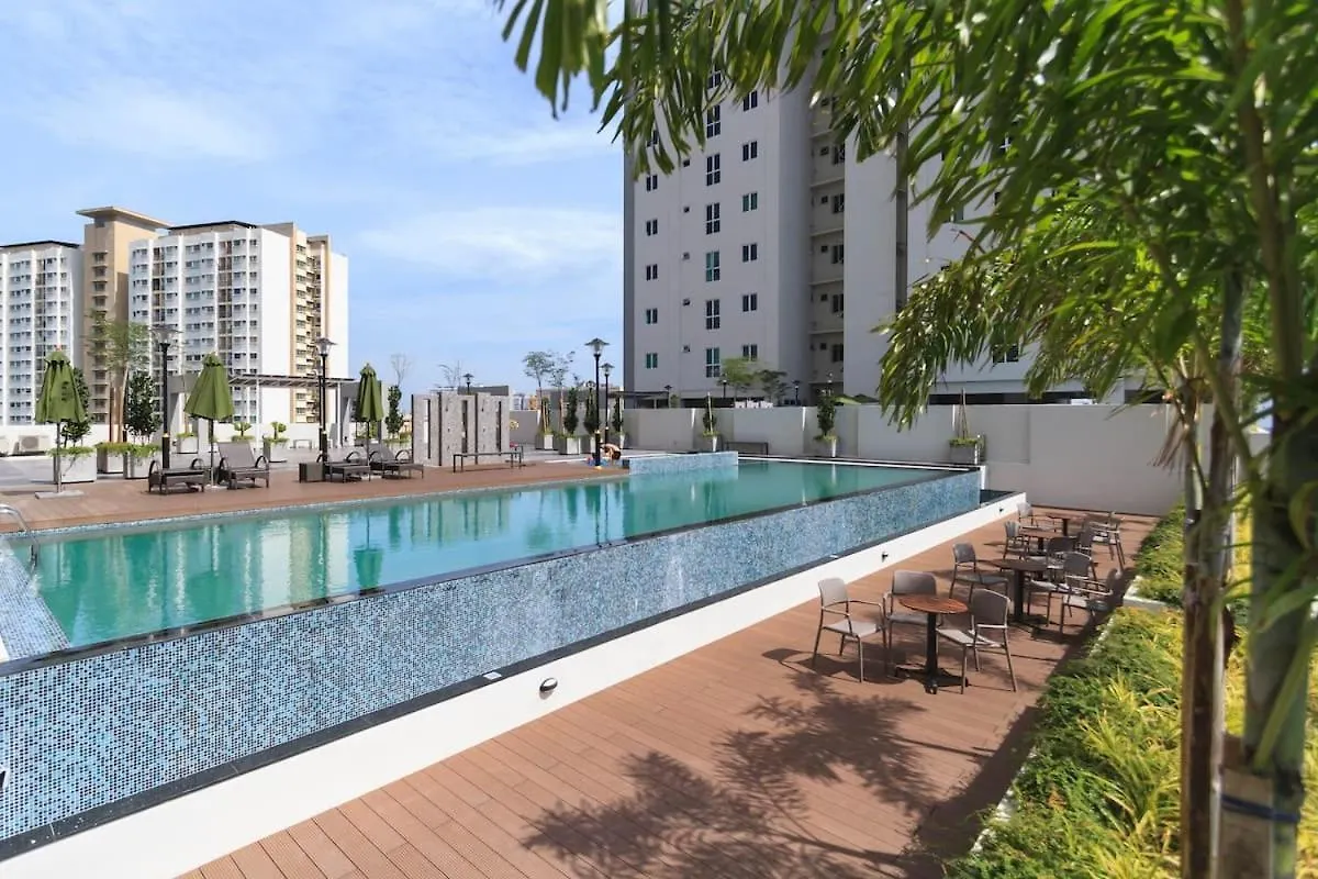 Deluxe And Feel Like A Home 1, 3-6 Pax ,Netflix, Georgetown Apartment George Town